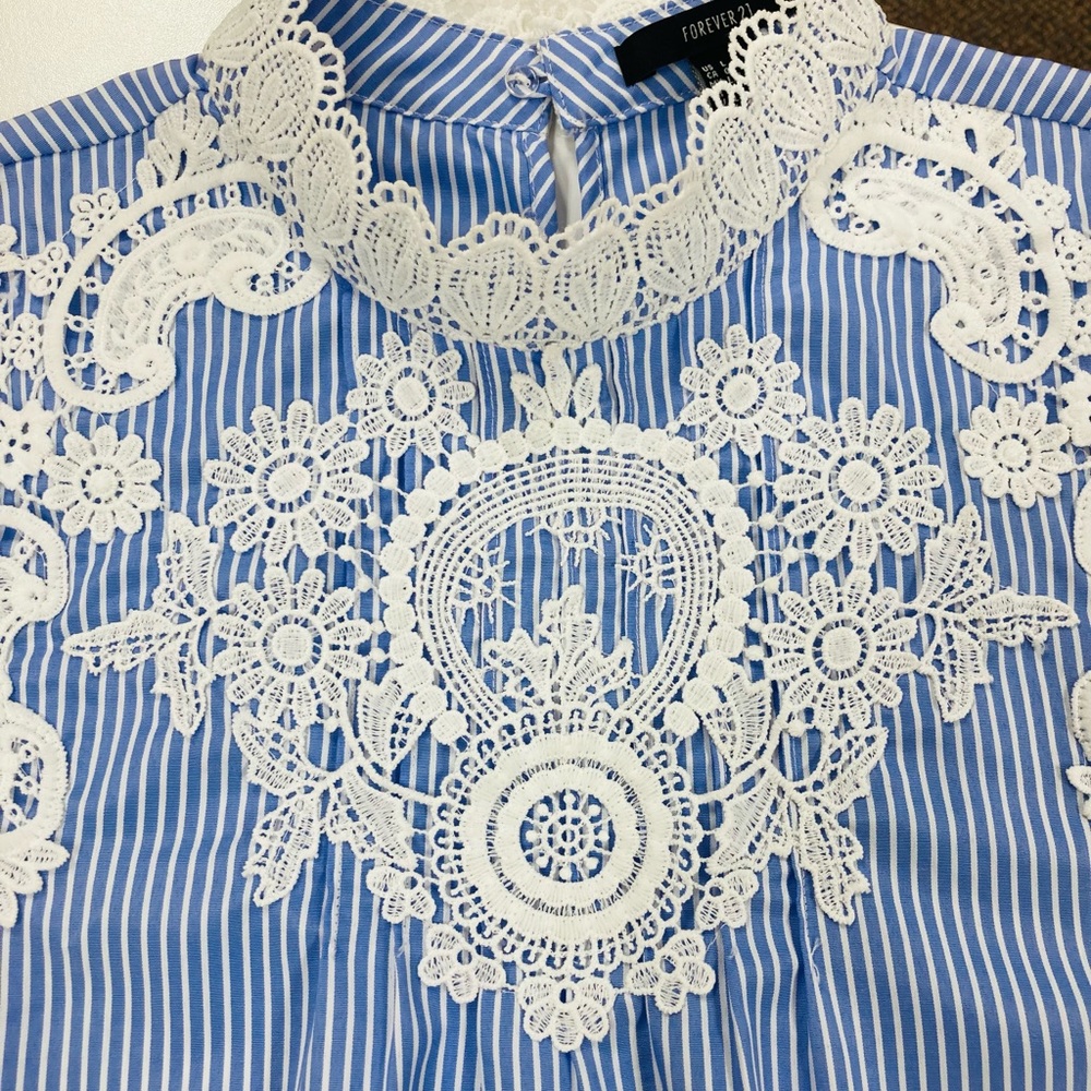 Forever 21 - Blue & White Striped Crochet Lace Top - Picture 3 of 7